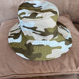 Bucket Hat Camouflage….